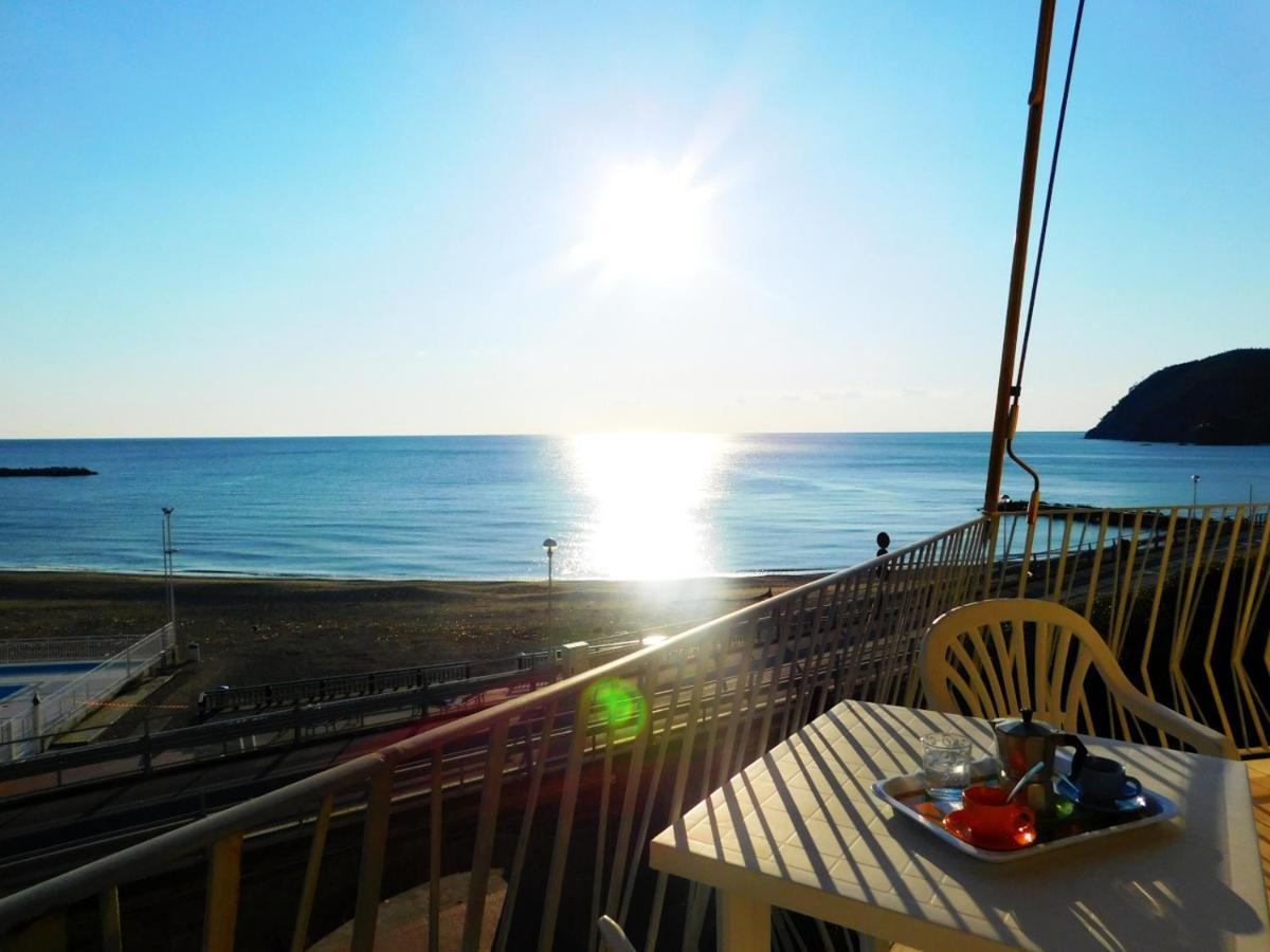 Trilocale Con Meravigliosa Vista Mare, Levanto Dış mekan fotoğraf